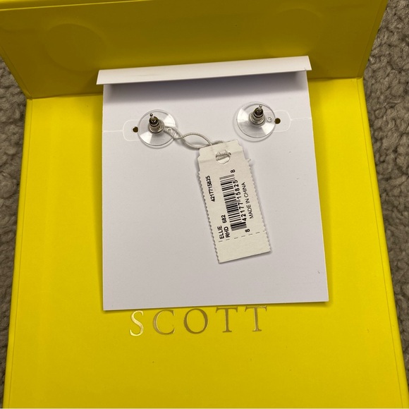 🤍 Kendra Scott Ellie Silver Stud Earrings in Ivory Mother-of-Pearl NWT - Picture 3 of 5